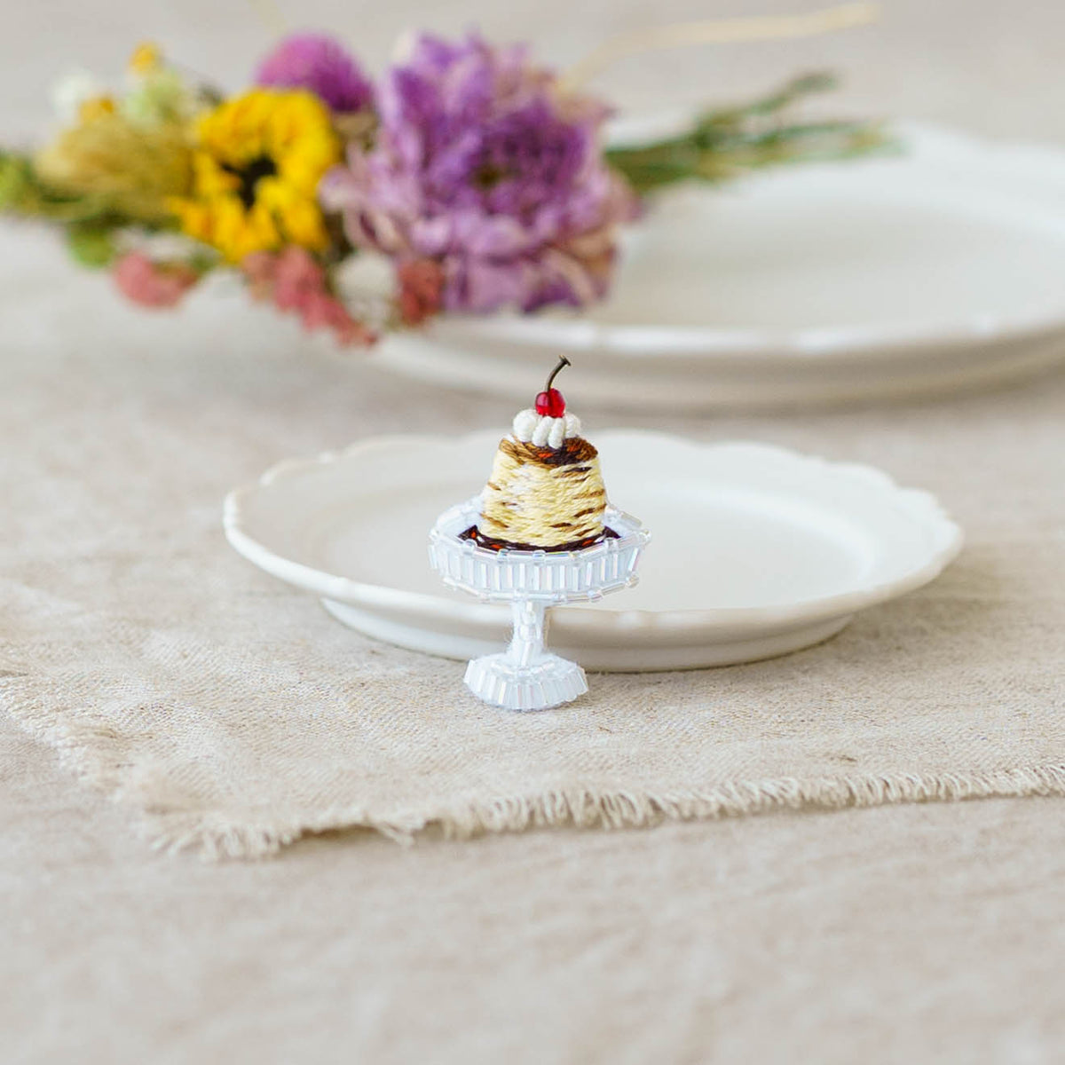 Embroidered Pin Brooch  Retro Pudding | Aonoie