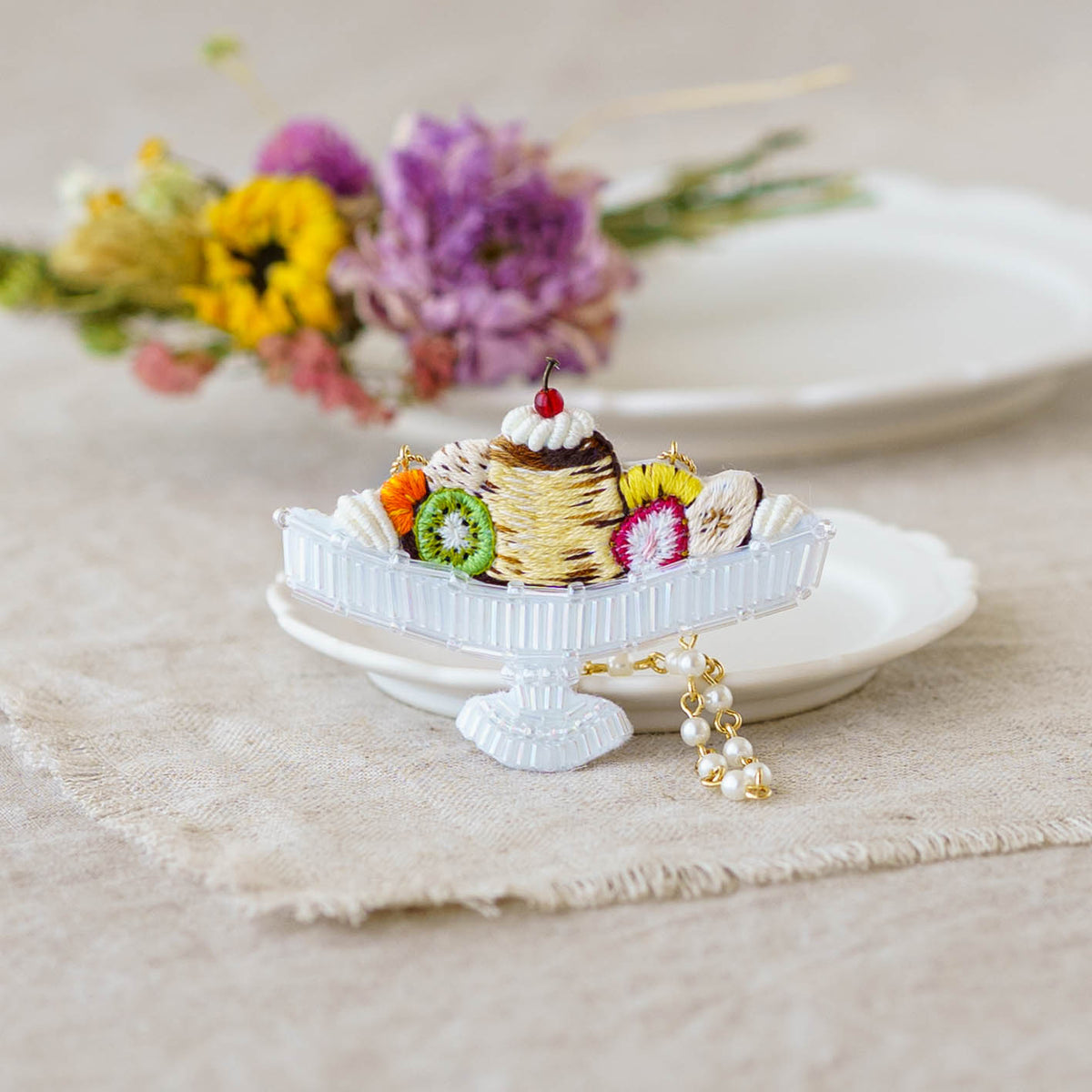 Embroidered Bag Charm Purin a la Mode | Aonoie