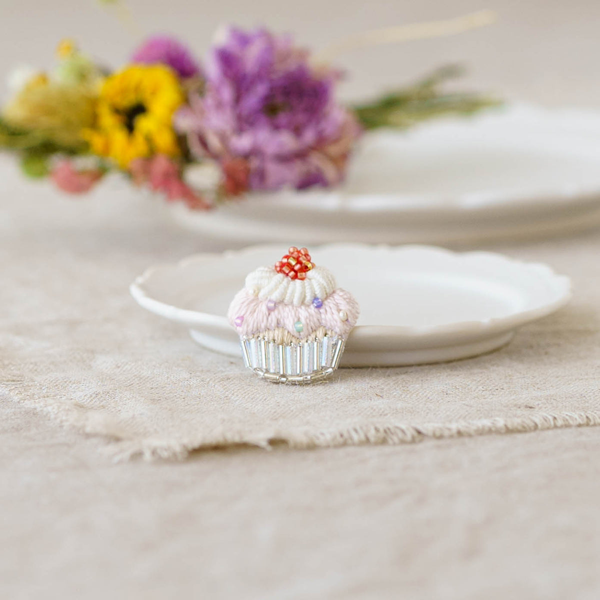 Embroidered Brooch Cupcake | Aonoie