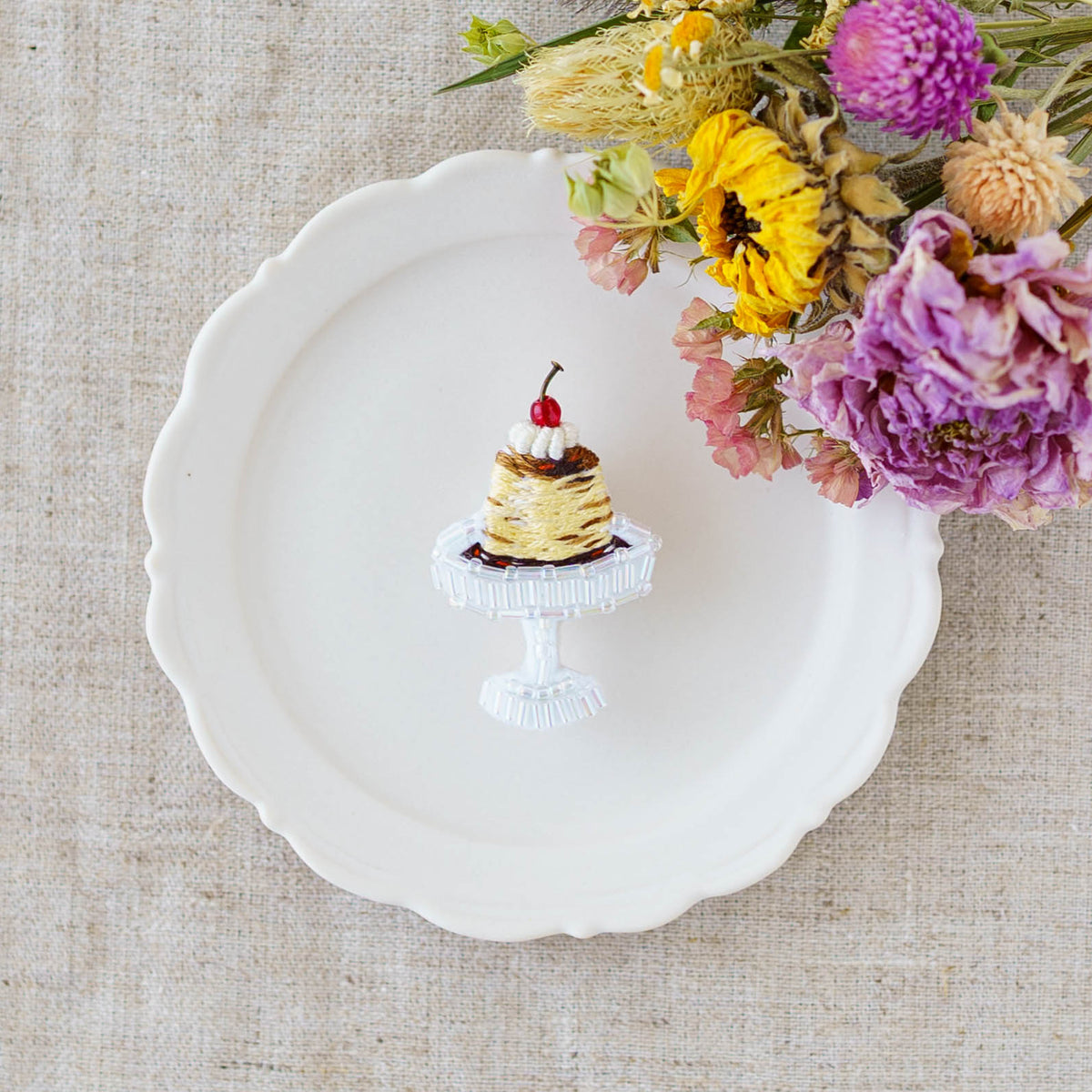 Embroidered Pin Brooch  Retro Pudding | Aonoie