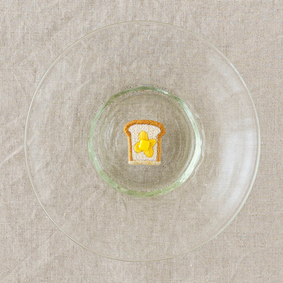 Embroidered brooch Buttered Toast｜Aonoie