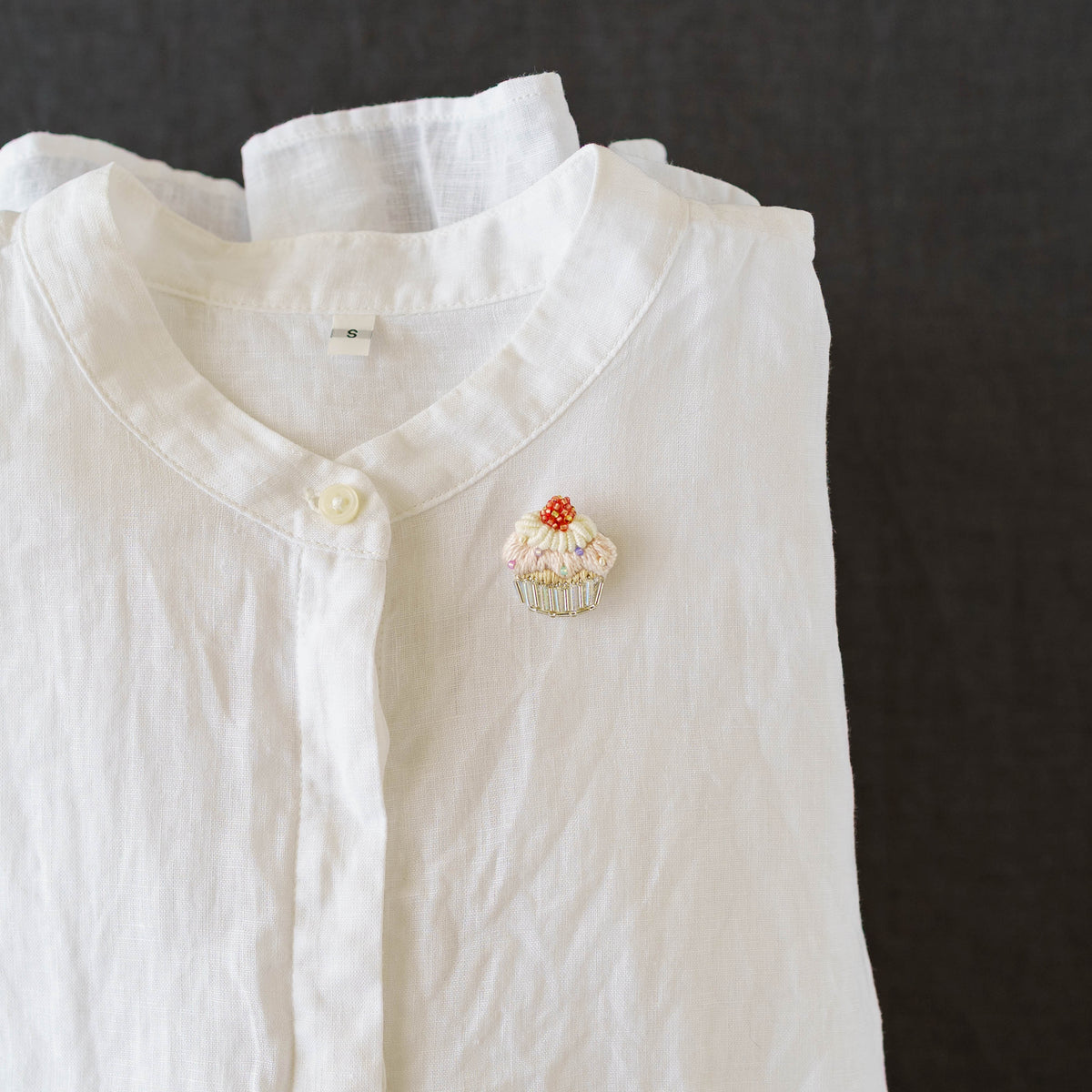 Embroidered Brooch Cupcake | Aonoie