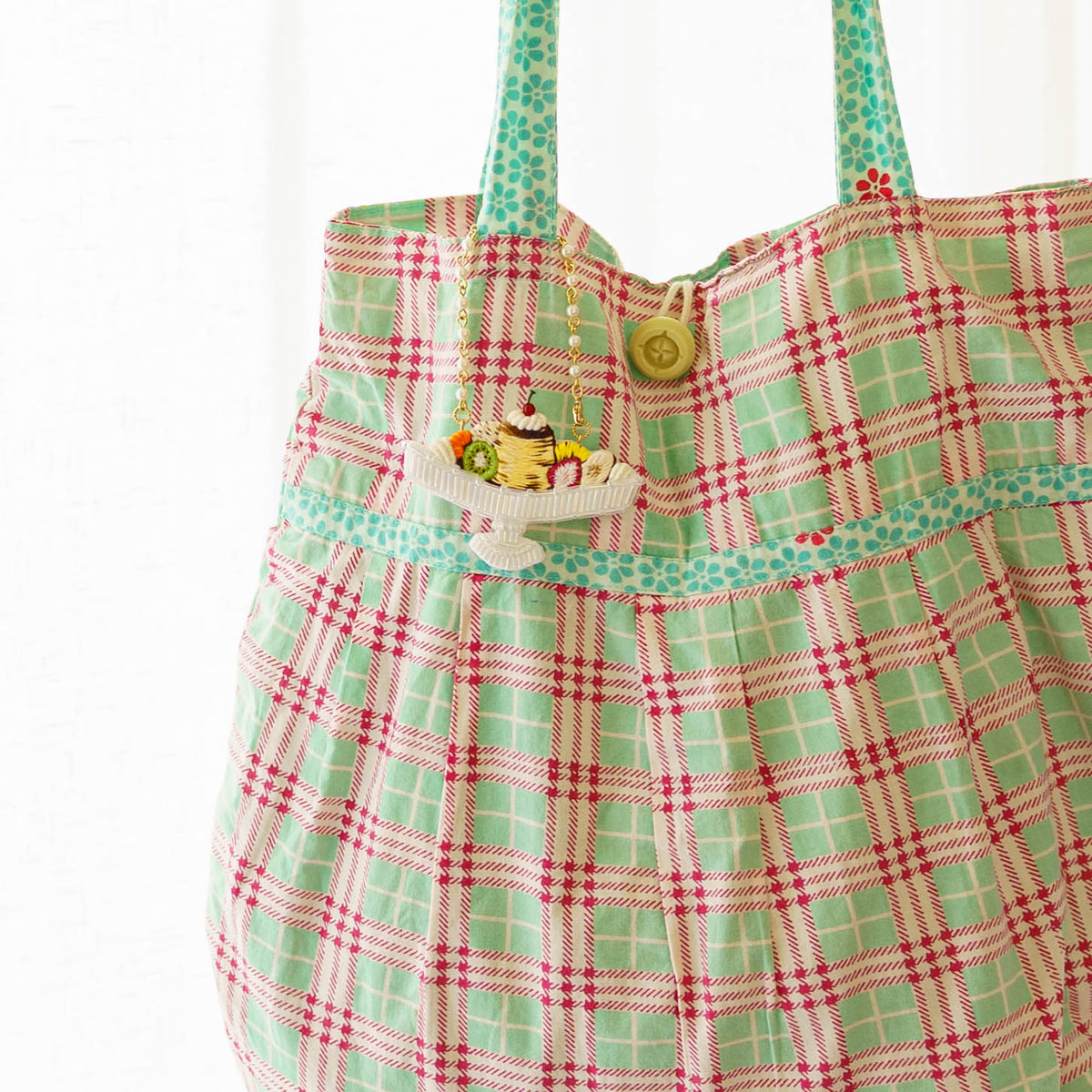 Embroidered Bag Charm Purin a la Mode | Aonoie