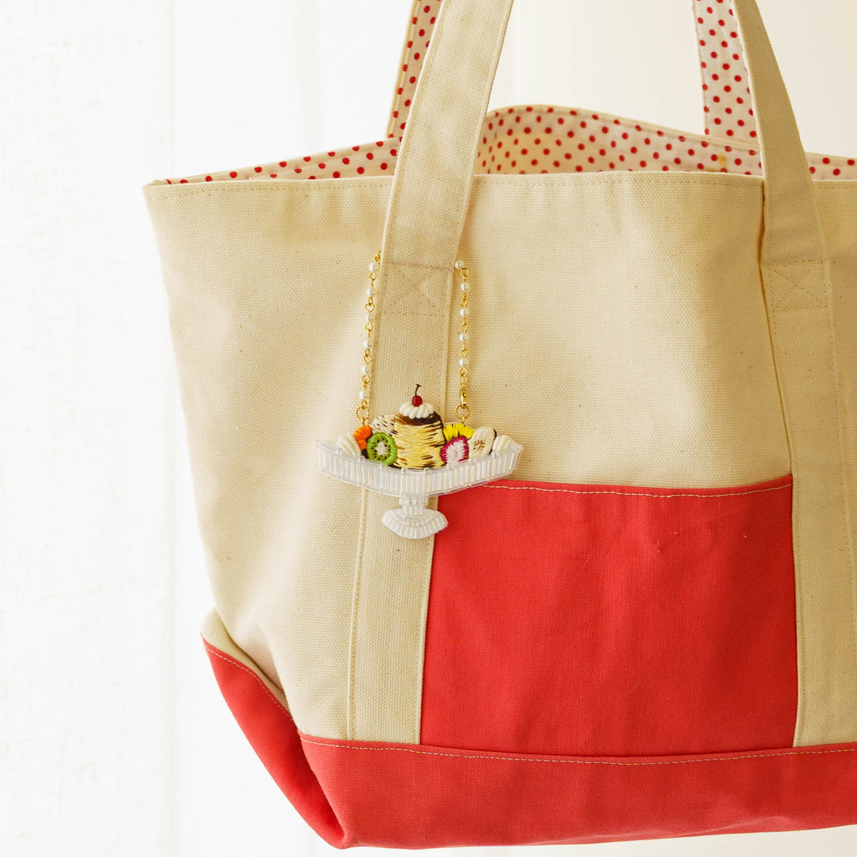 Embroidered Bag Charm Purin a la Mode | Aonoie