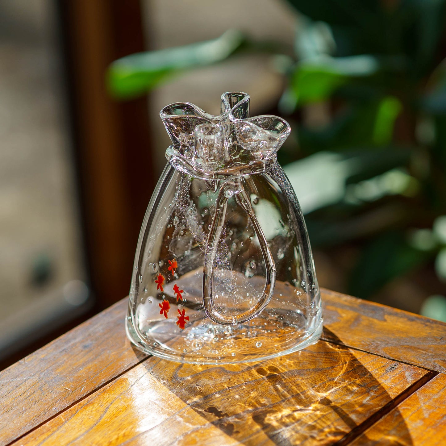 Goldfish drawstring vase clear M | Gokurakuji Glass Studio