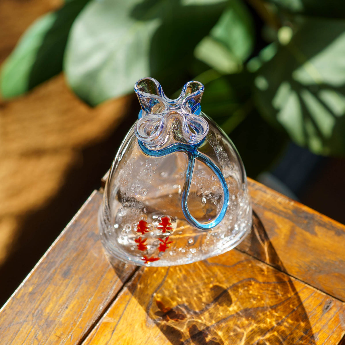Goldfish flower vase blue  L | Gokurakuji Glass Studio