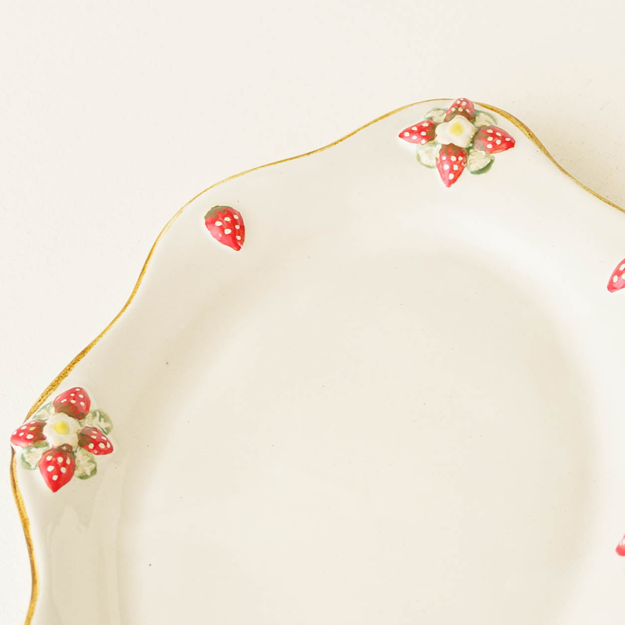 Strawberry C&S White D｜Aiko Miura