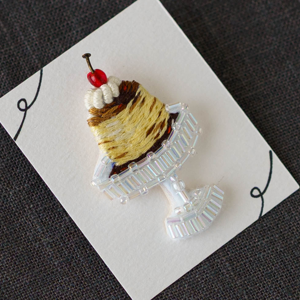 Embroidered Pin Brooch  Retro Pudding | Aonoie