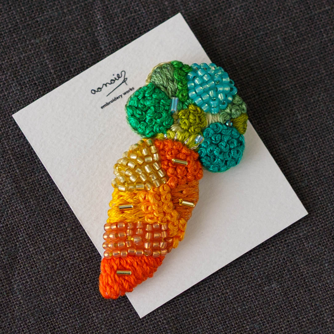 Embroidered Carrot Brooch | Aono ie