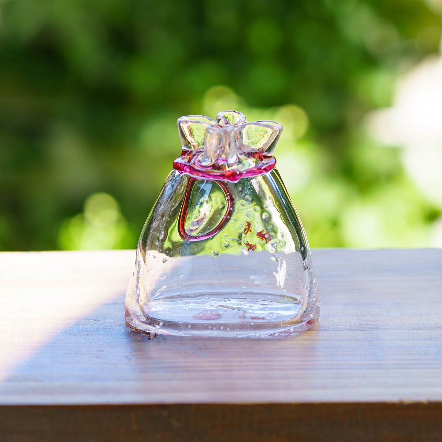 Goldfish drawstring vase red S | Gokurakuji Glass Studio