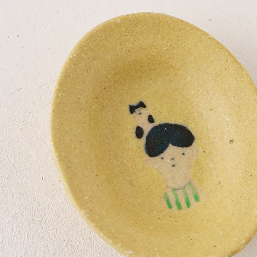 オーバル　豆　ねこと少年　黄色　B｜綿貫彩