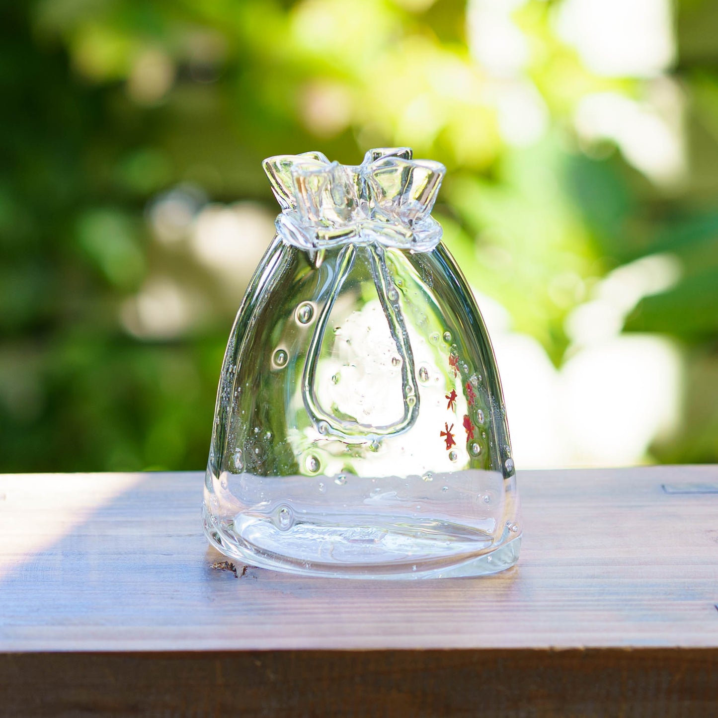 Goldfish drawstring vase clear M | Gokurakuji Glass Studio