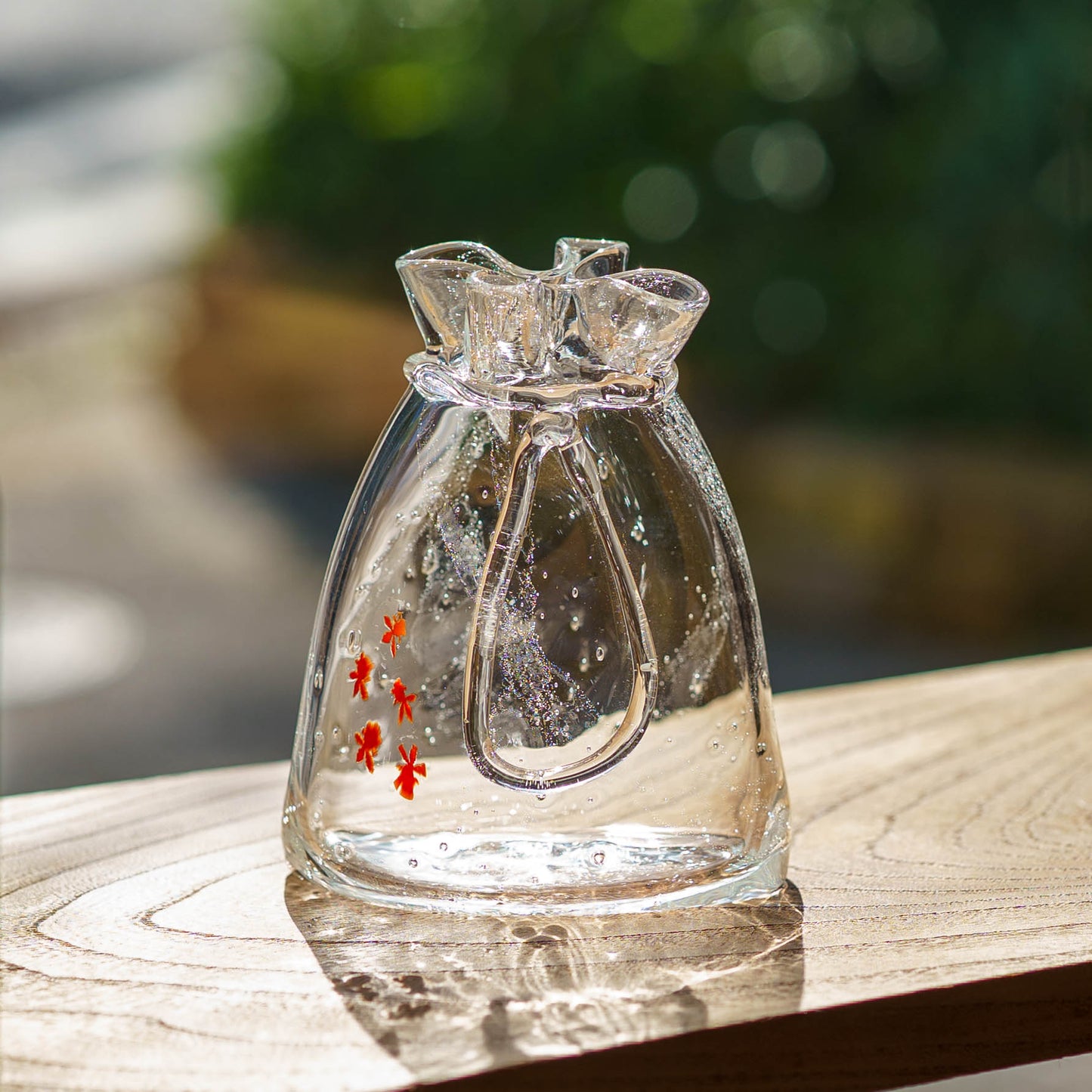 Goldfish drawstring vase clear M | Gokurakuji Glass Studio