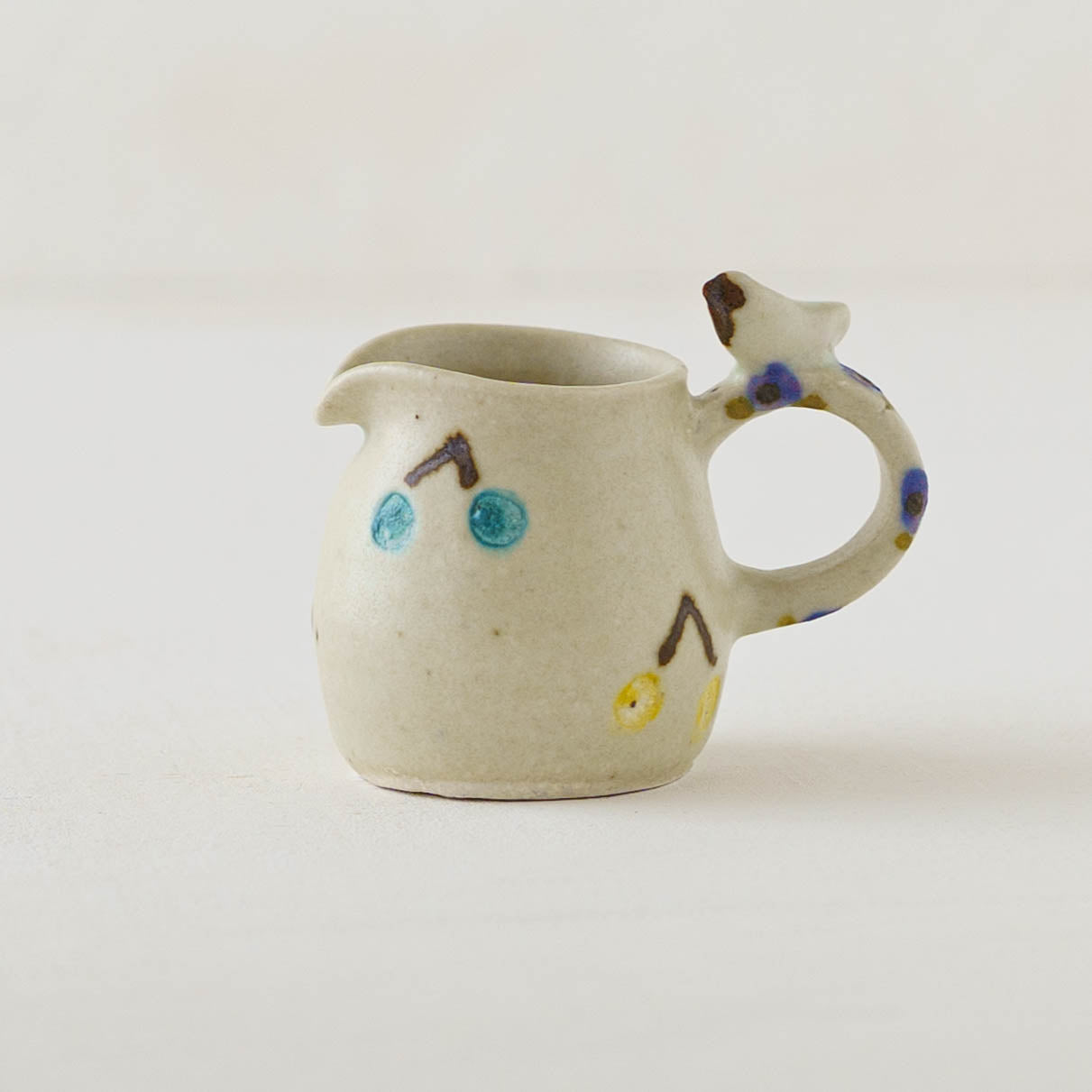 Mini pitcher bird and cherry white | Harada Haruko
