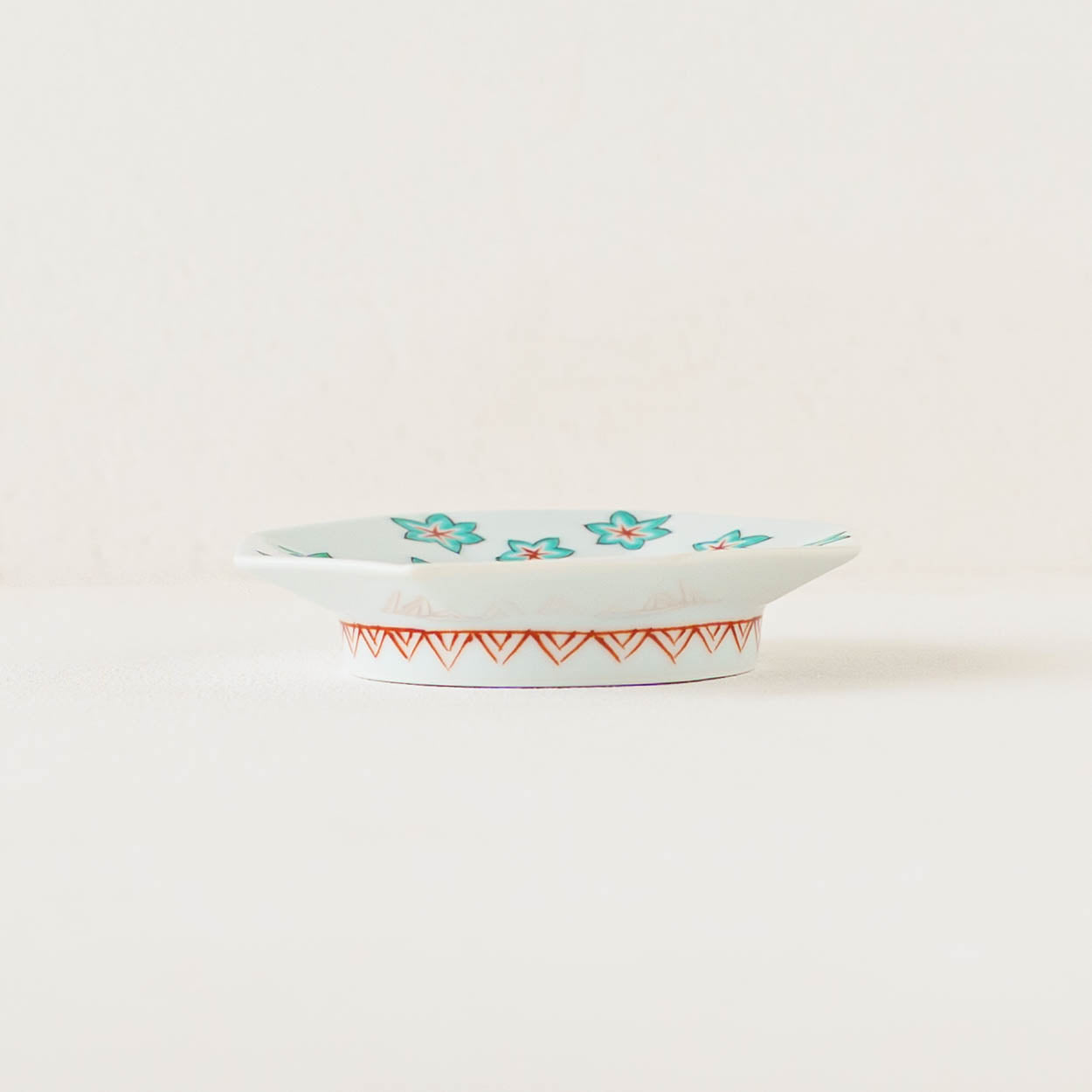 Octagonal plate deer S | Yoshida Ware