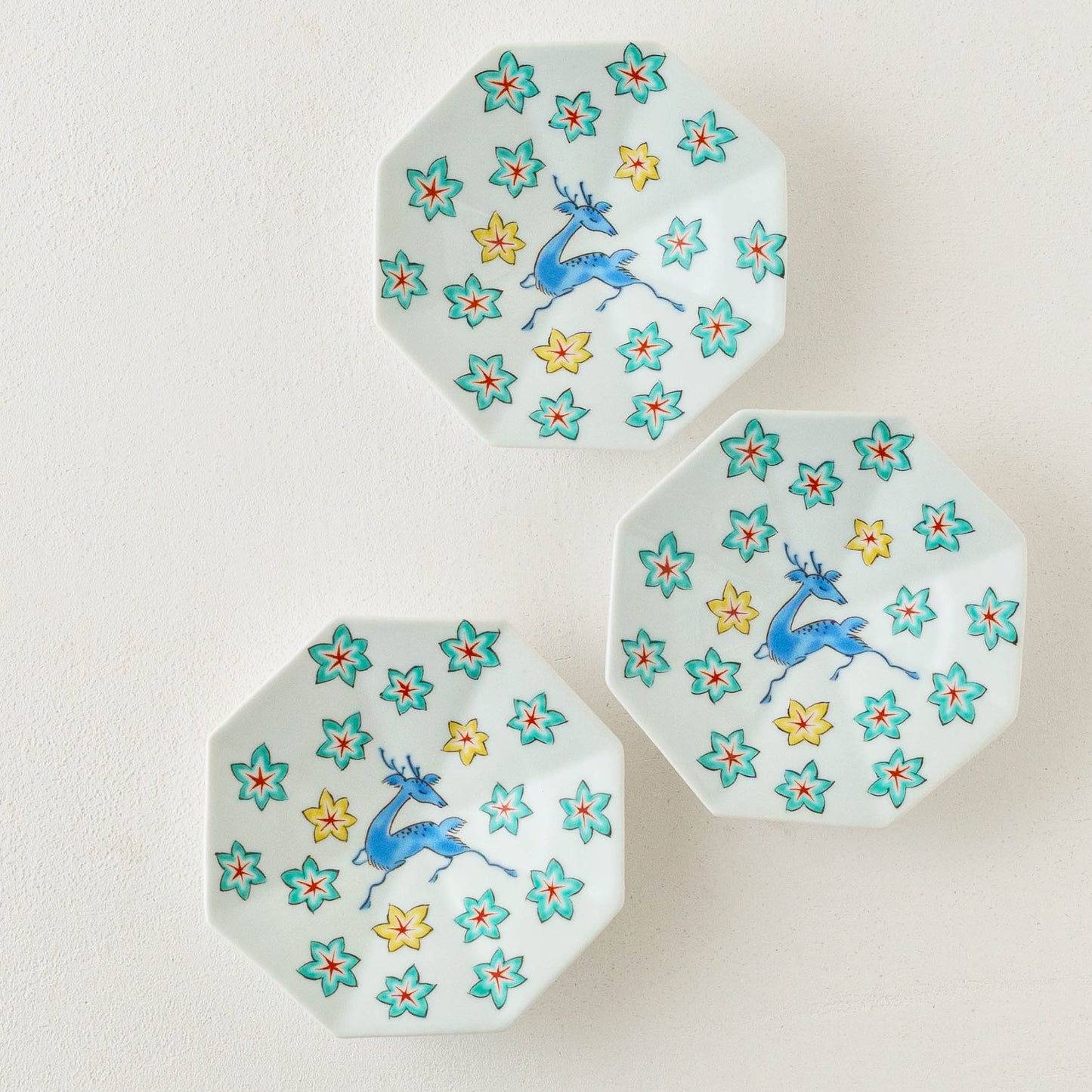 Octagonal plate deer S | Yoshida Ware