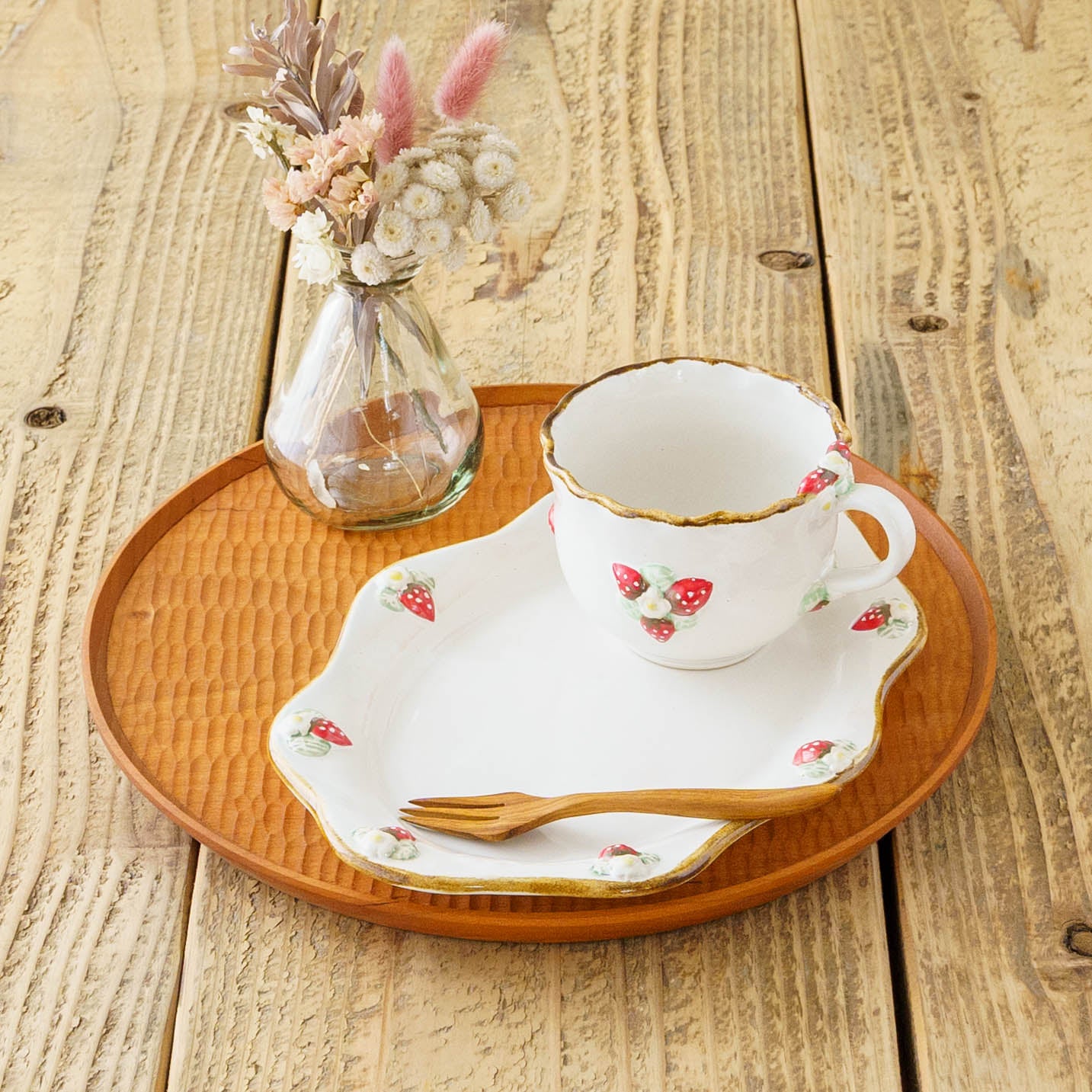 Strawberry C&S White B｜Aiko Miura