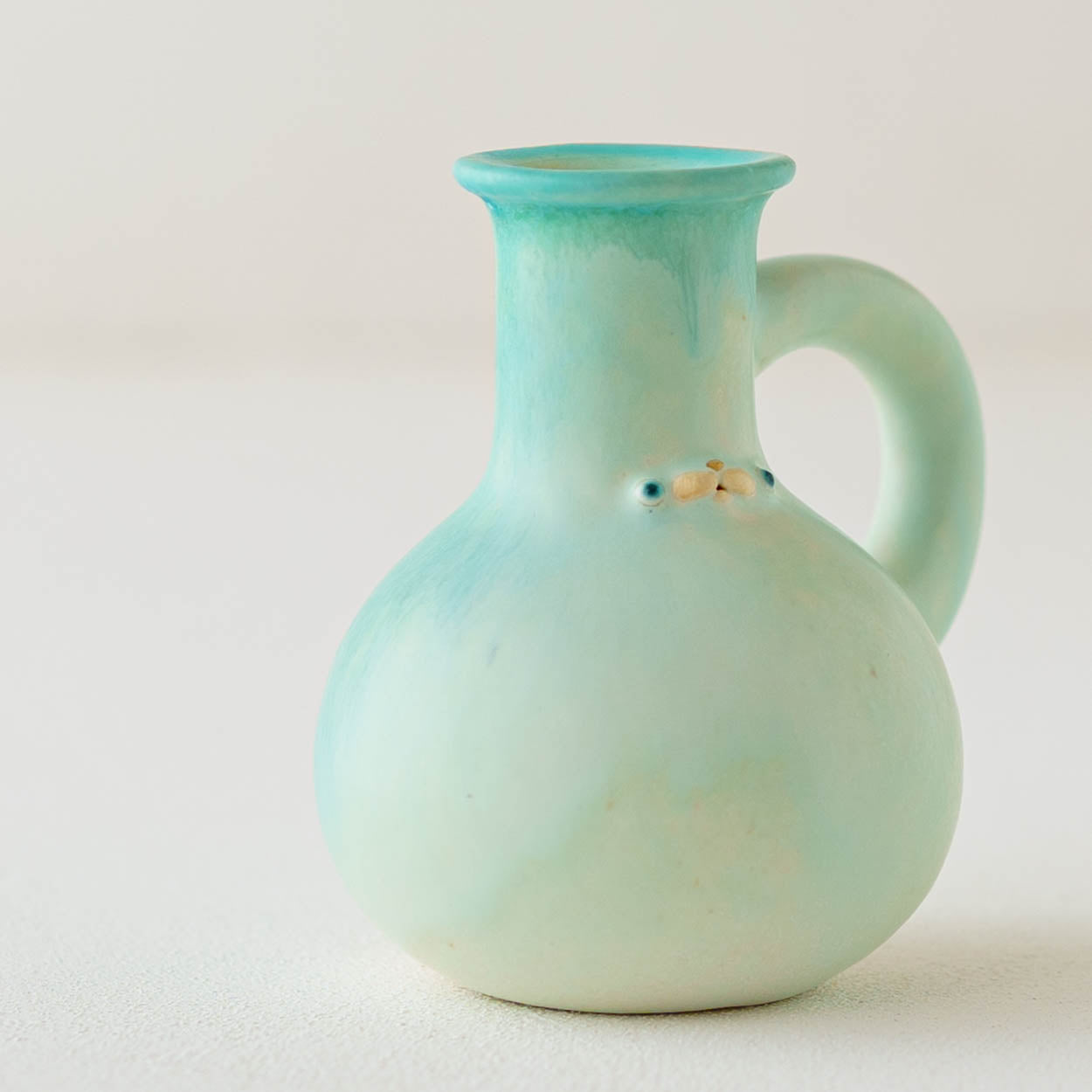 frasco vase light green |  Ryoko Horie