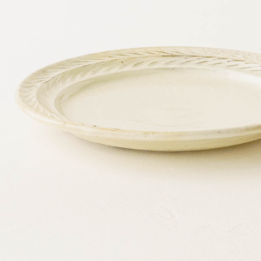 Leaf rim Plate 21.5cm White | Furutani Pottery