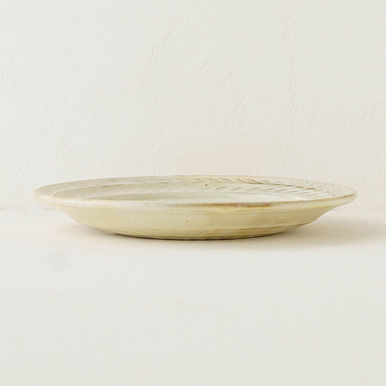 Leaf rim Plate 21.5cm White | Furutani Pottery
