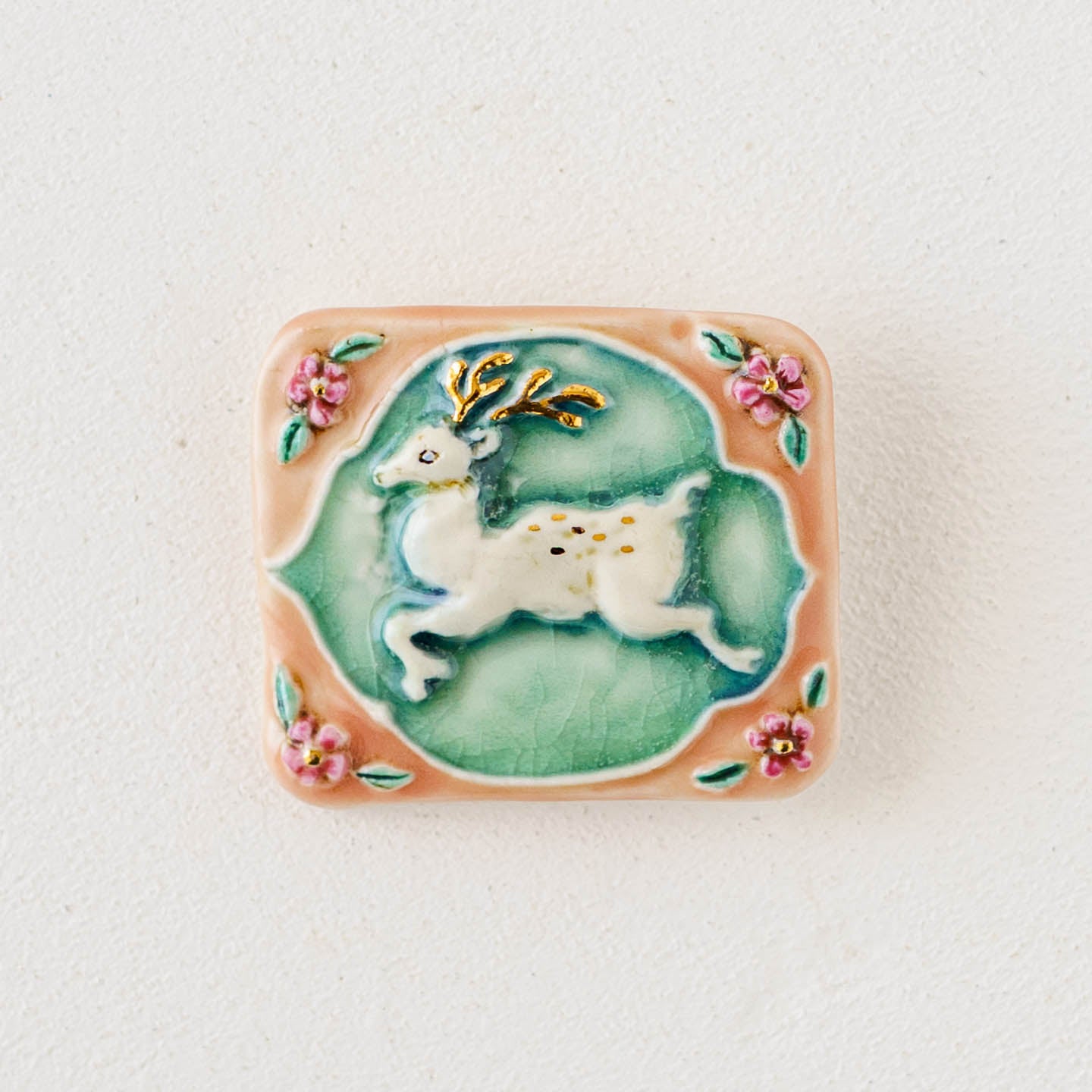Retro peach tile stag | Minami Nonomura