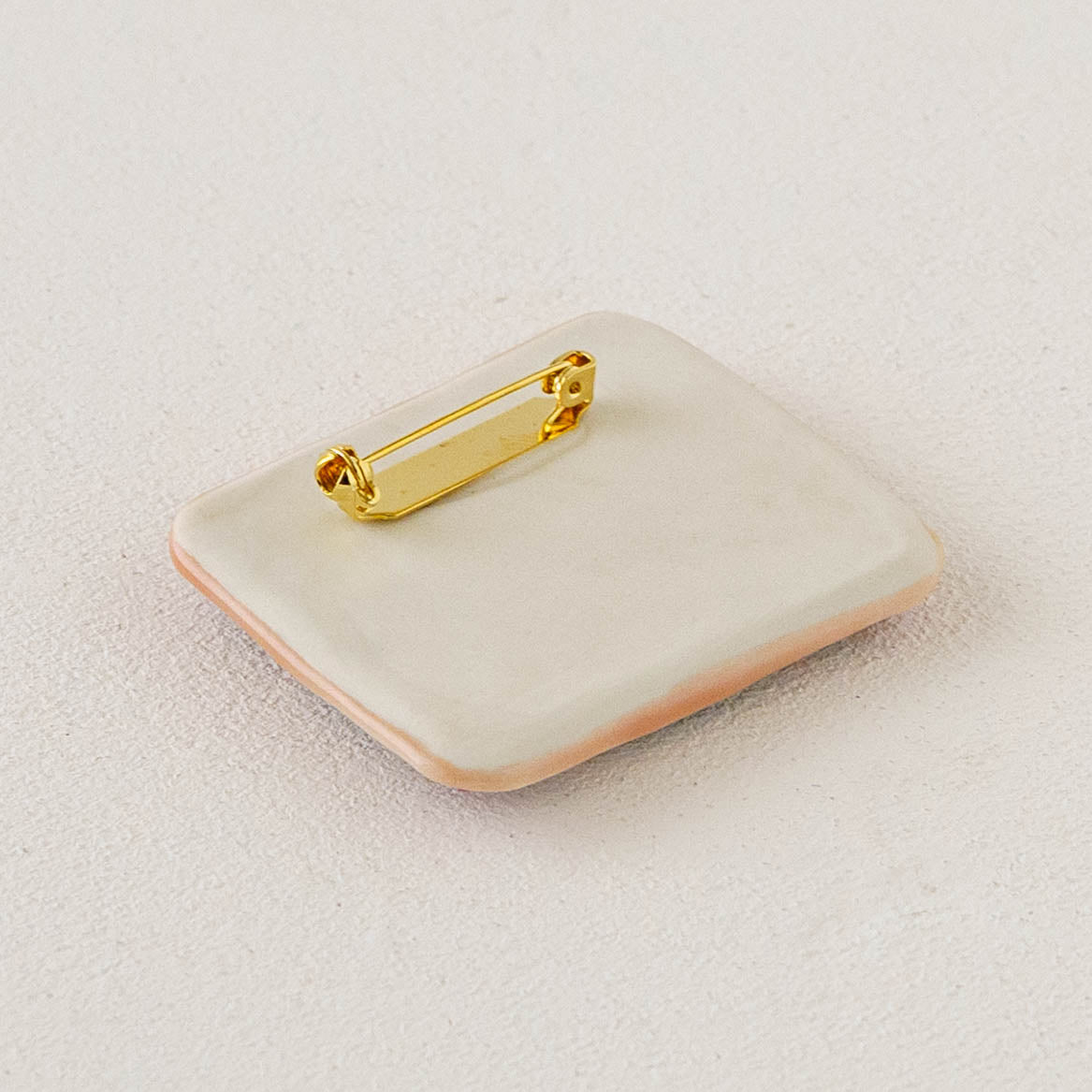 Retro peach tile stag | Minami Nonomura