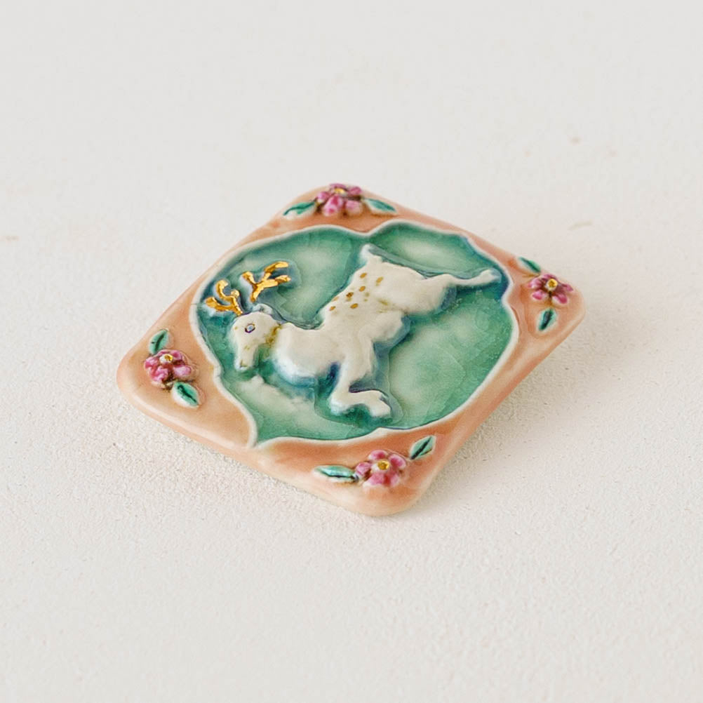 Retro peach tile stag | Minami Nonomura