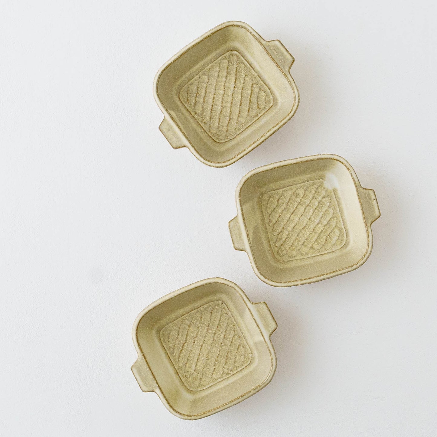 Square mini gratin dish, white and green | Hiromi Oka