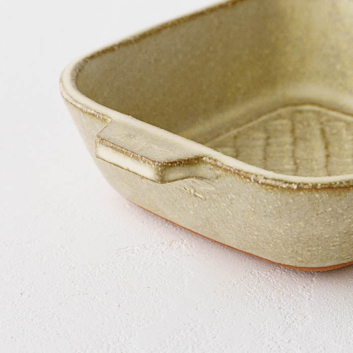 Square mini gratin dish, white and green | Hiromi Oka