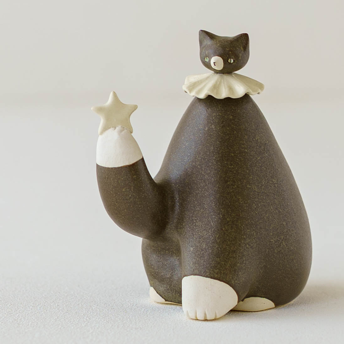 星を持つねこ｜もりはるか