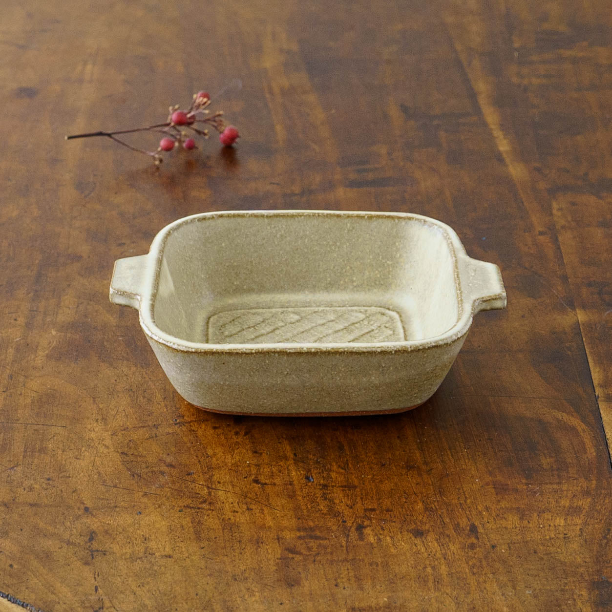 Square mini gratin dish, white and green | Hiromi Oka
