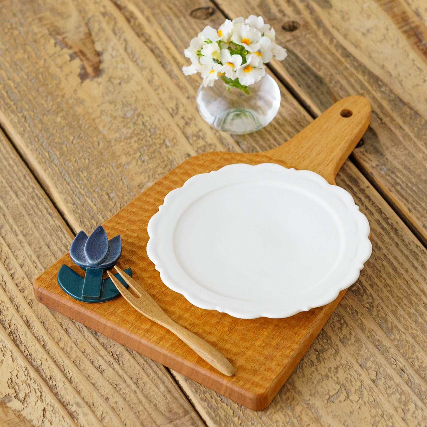 Flower chopstick rest tulip blue | Michi Tsujimoto 