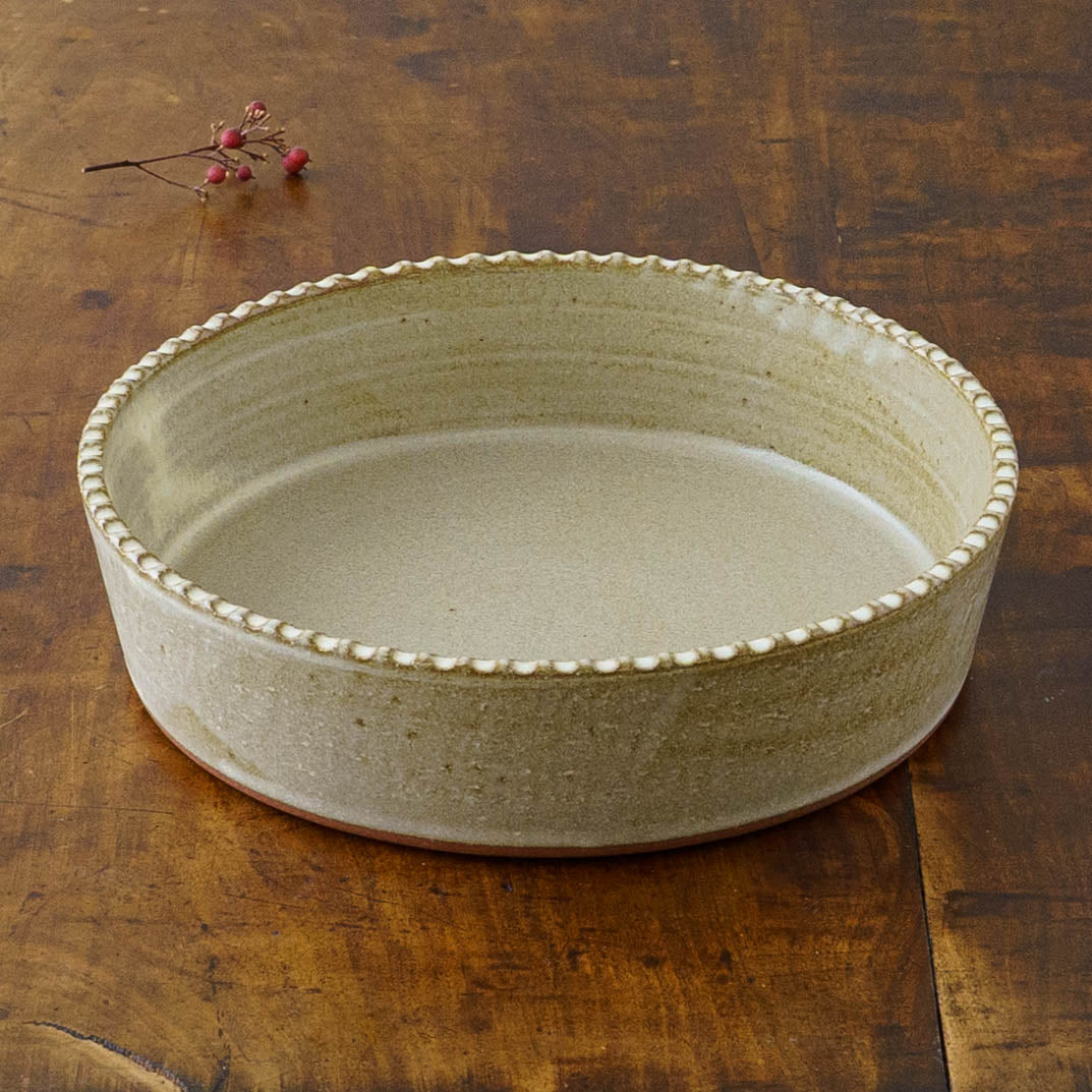 Heat-resistant large bowl with rim, white and green｜Oka Hiromi