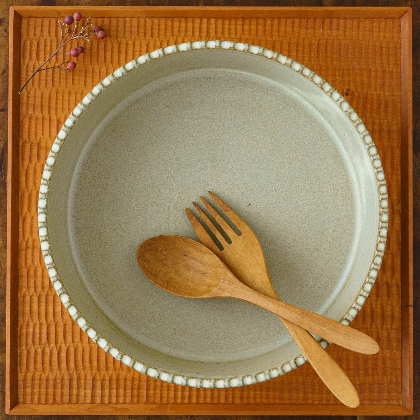Heat-resistant large bowl with rim, white and green｜Oka Hiromi