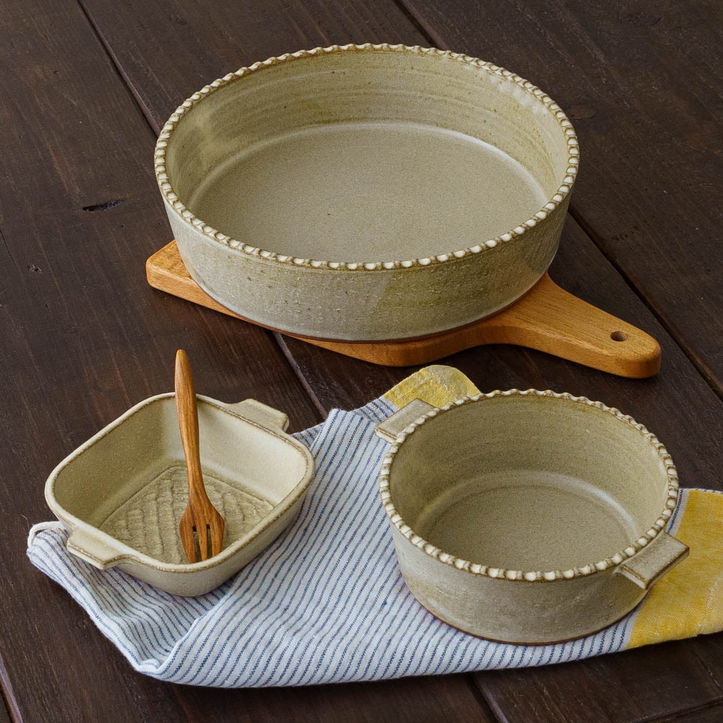 Square mini gratin dish, white and green | Hiromi Oka