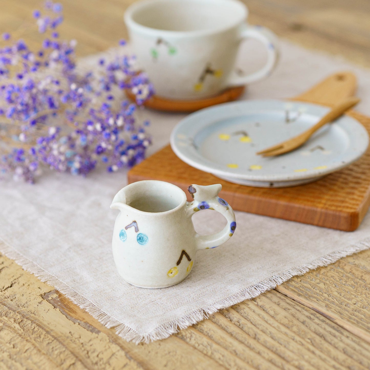 Mini pitcher bird and cherry white | Harada Haruko