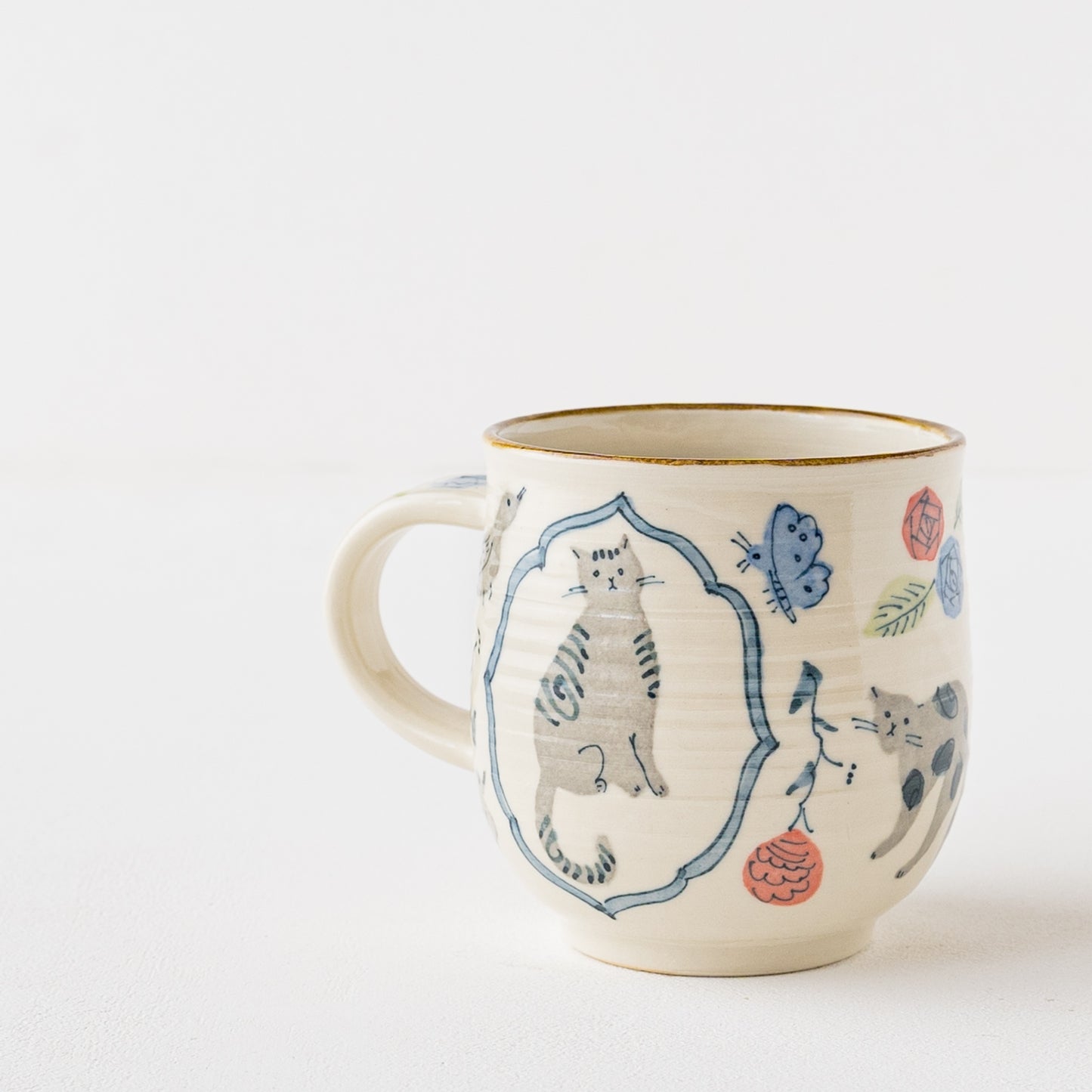 大場紀穂子さんのねこのマグカップ