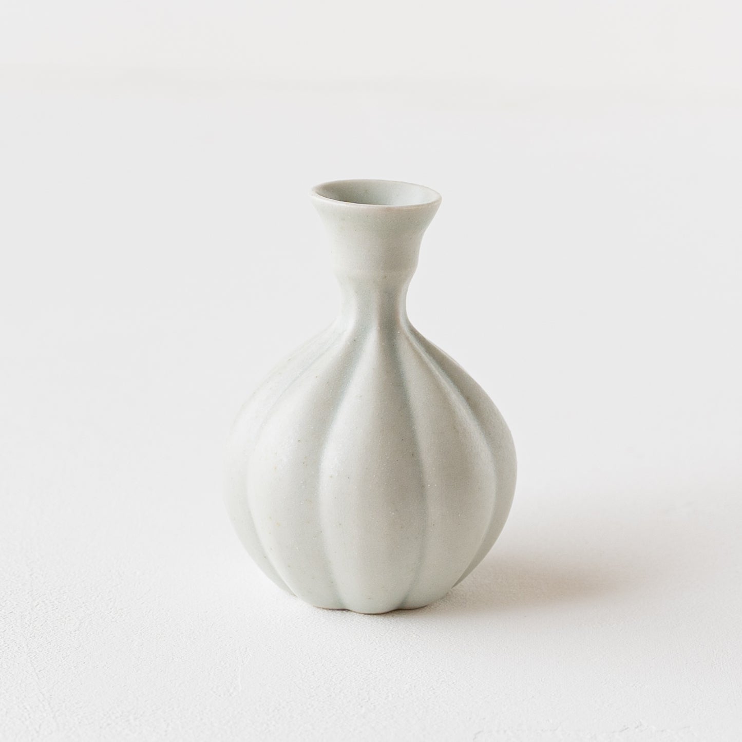 Flower Vase white | Ayako Wakana