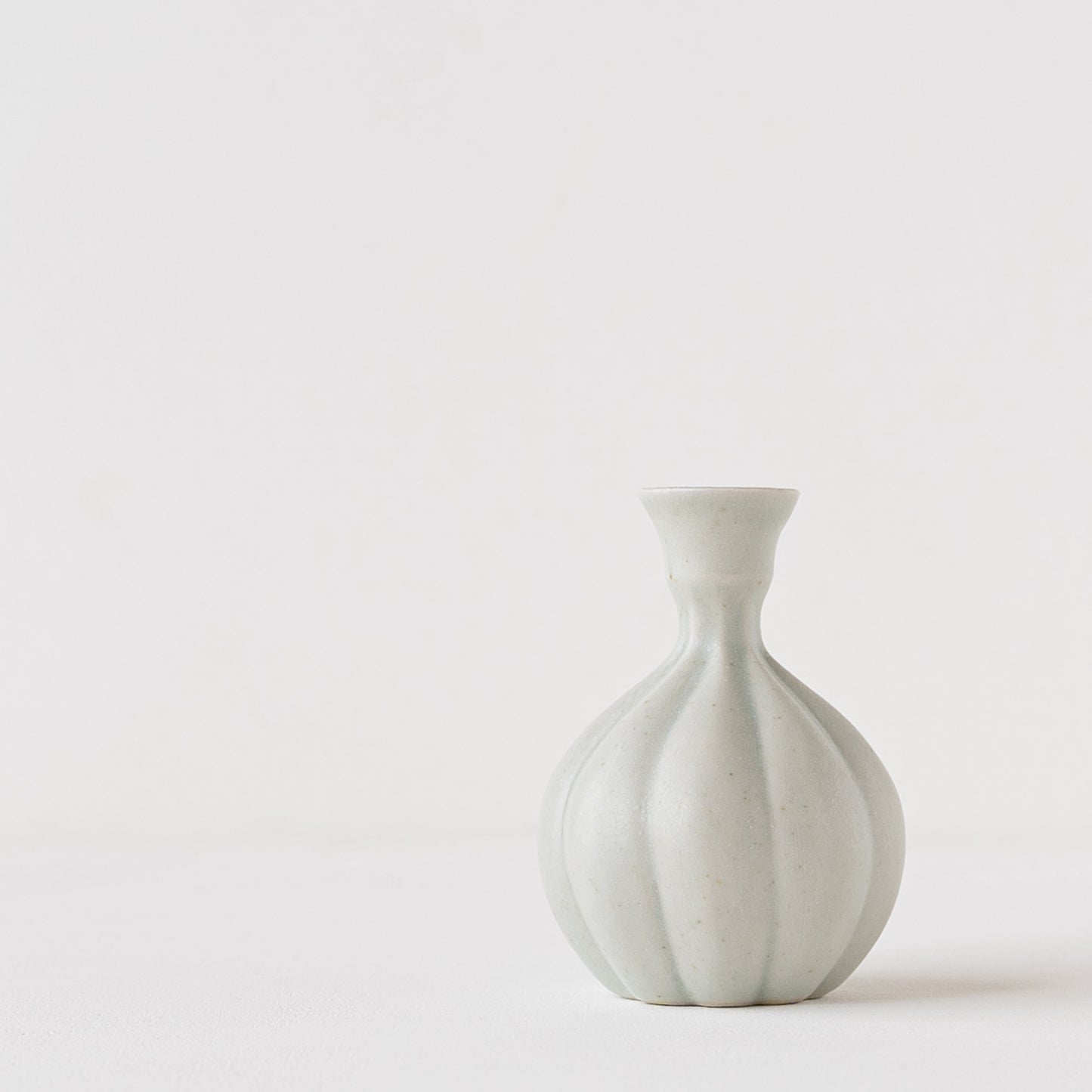 Flower Vase white | Ayako Wakana