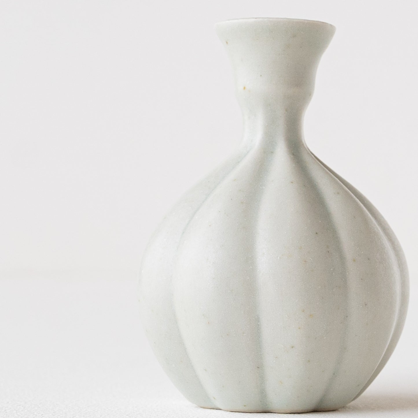 Flower Vase white | Ayako Wakana