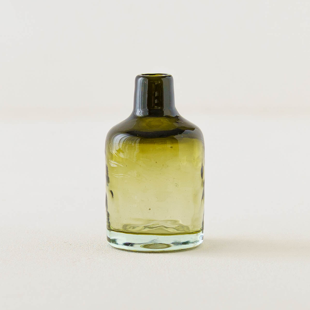 Bottle-shaped vase S olive | Nijinoha