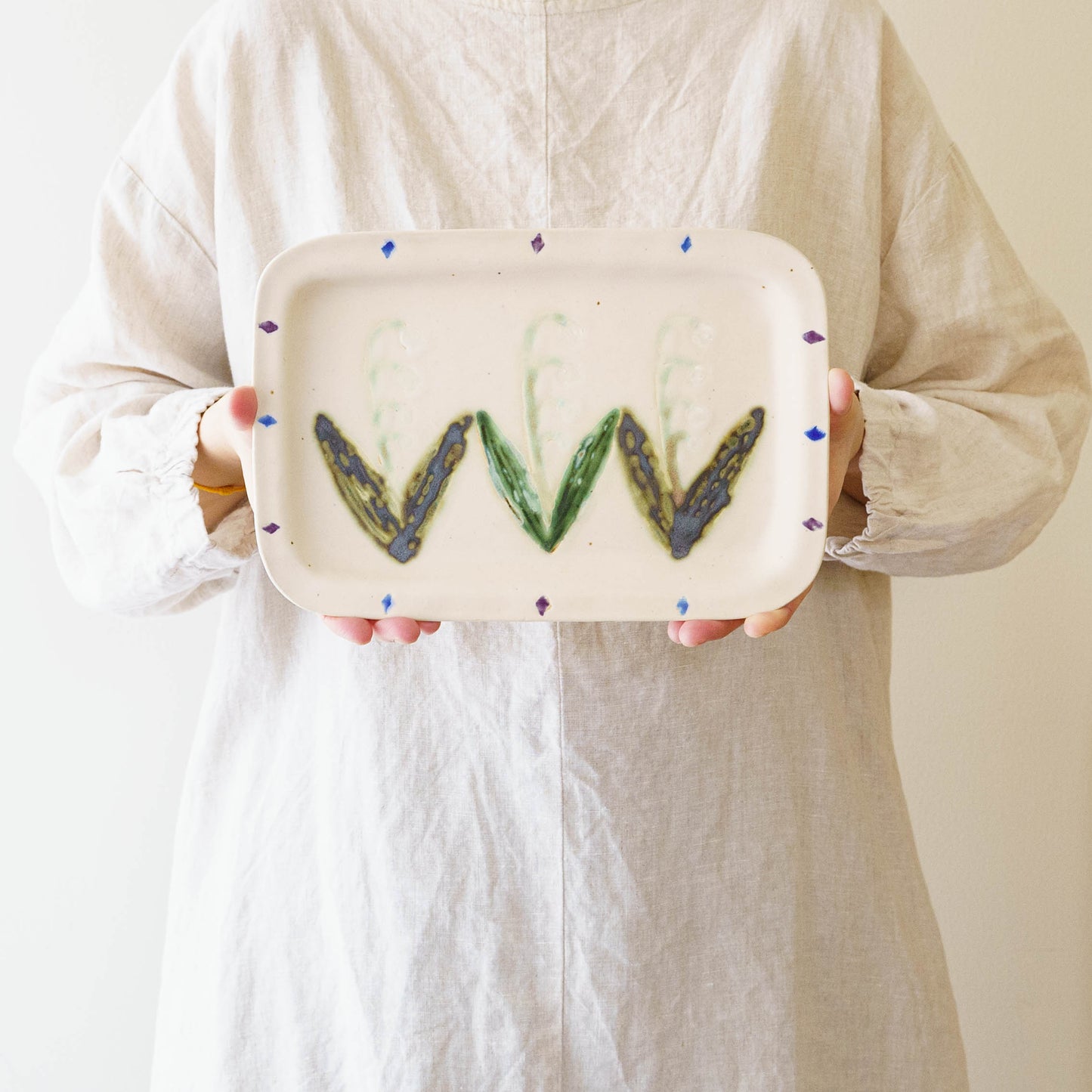 Flower Plate White B | Yukiko Nagahama (Yabukarabou)