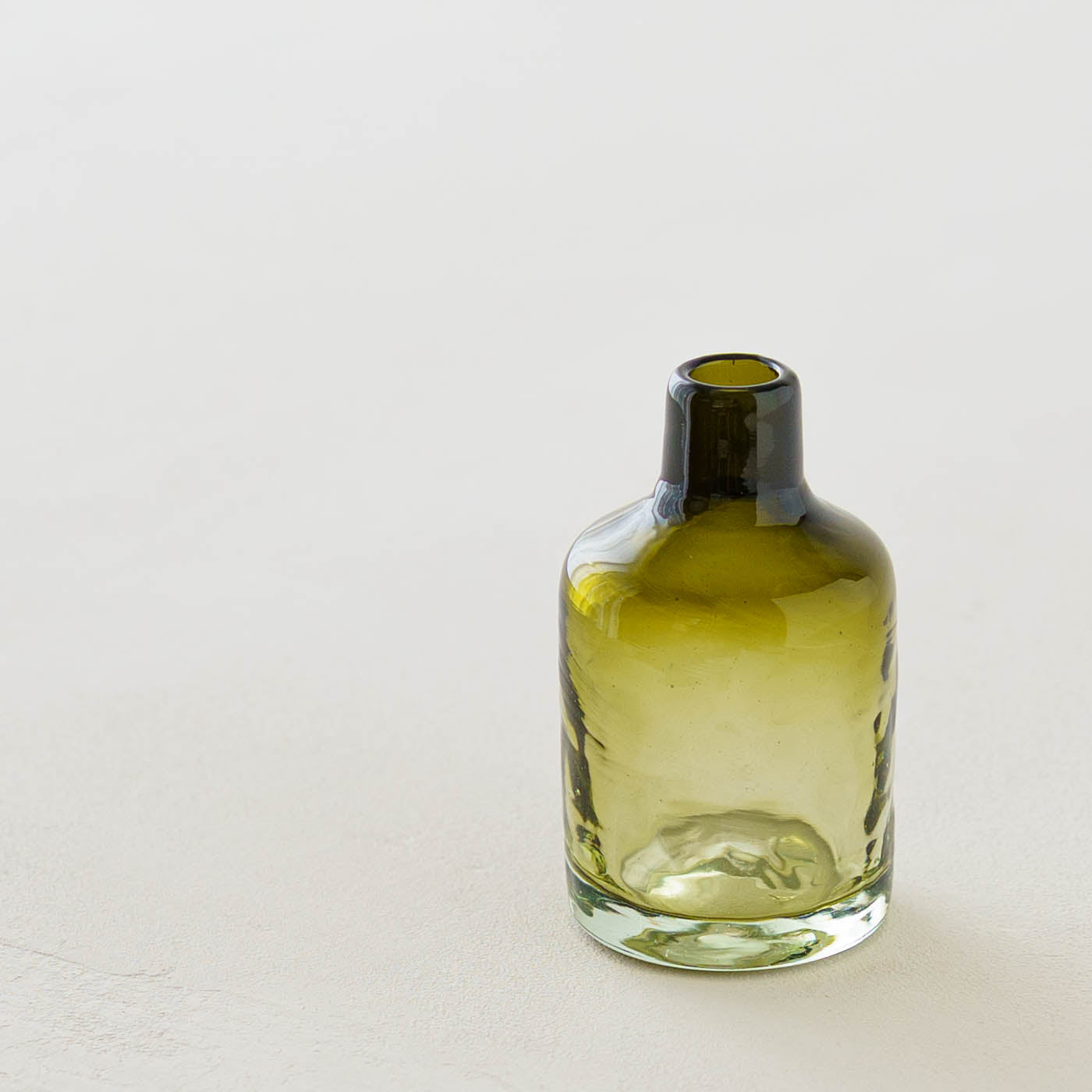 Bottle-shaped vase S olive | Nijinoha