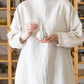 若菜綾子さんの一輪挿し取っ手あり白