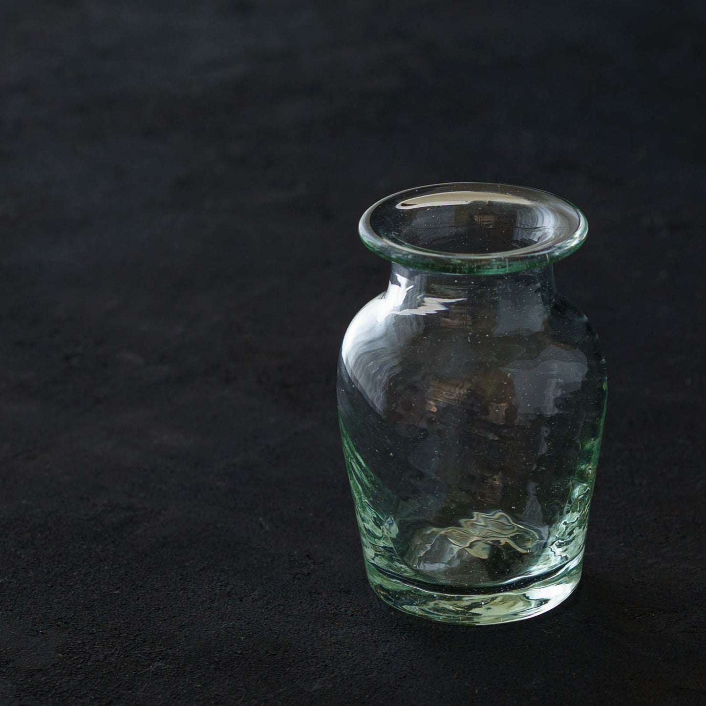 Small white vase | Nijinoha