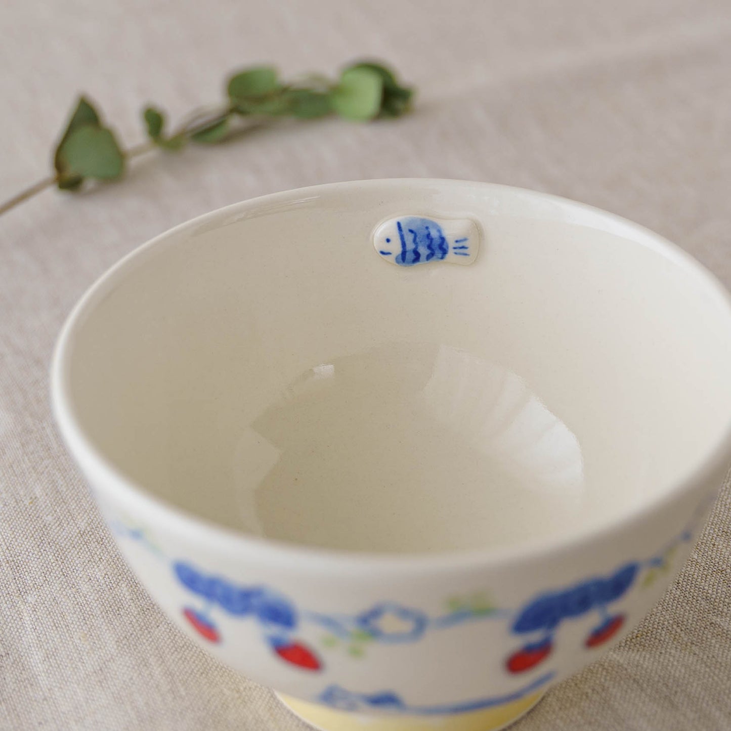 お茶碗　いちごと猫｜喜多代京子
