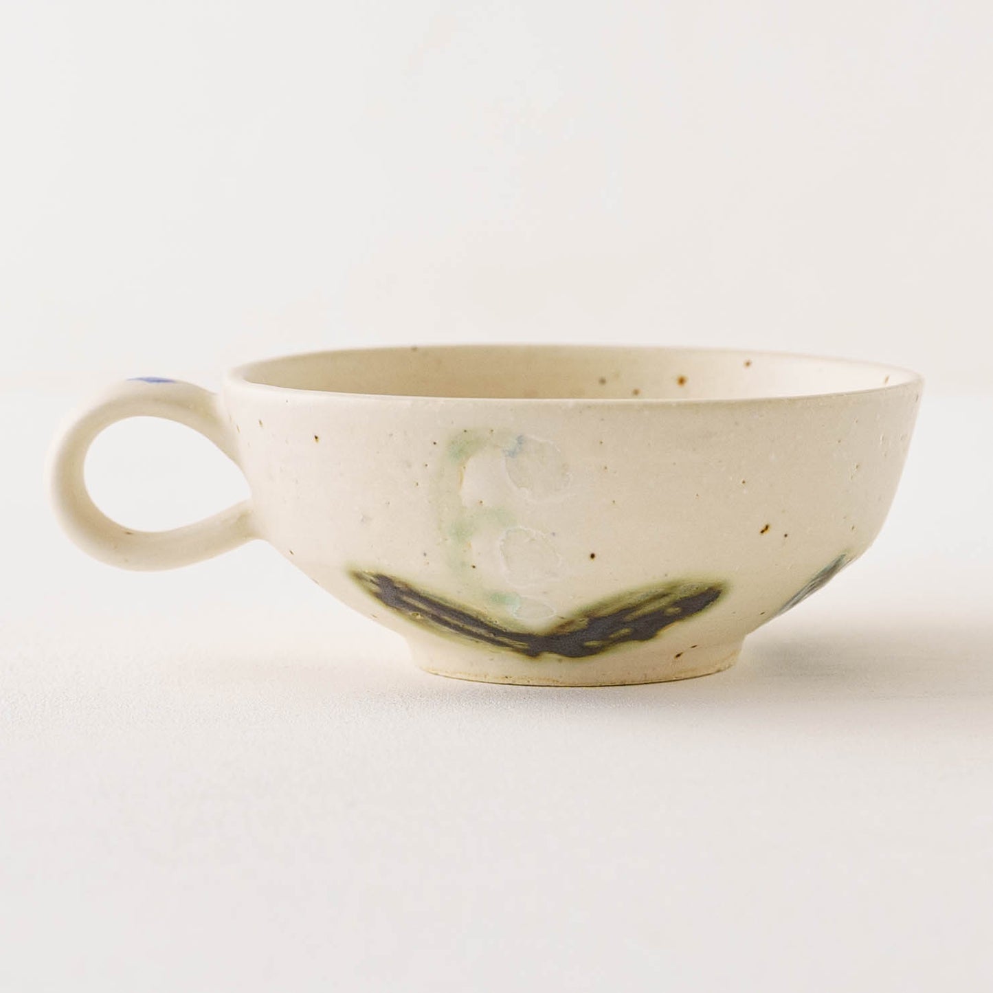 Flower soup mug white B | Yukiko Nagahama (Yabukarabou)
