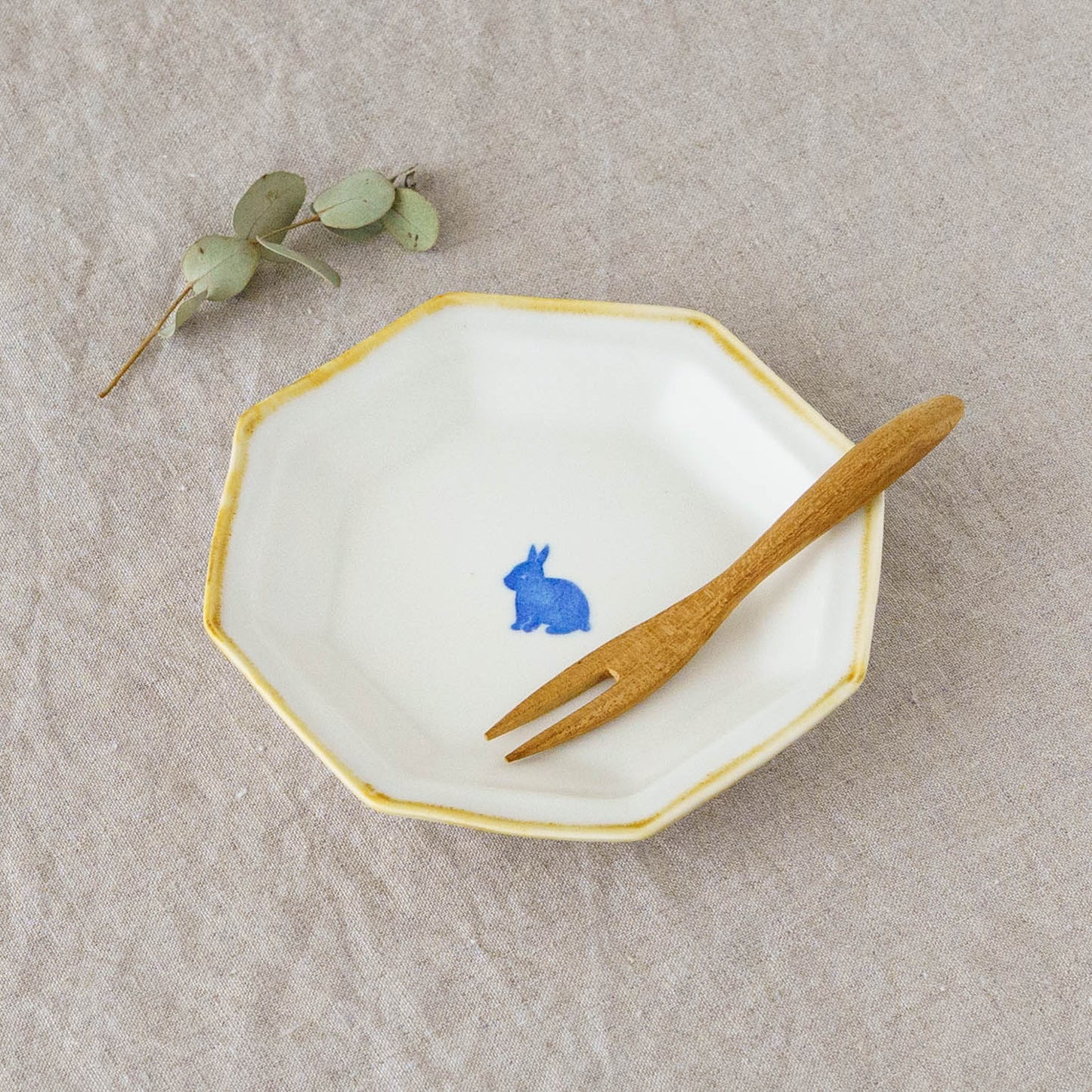 Octagonal Plate, Rabbit | Toshiyuki Haramura