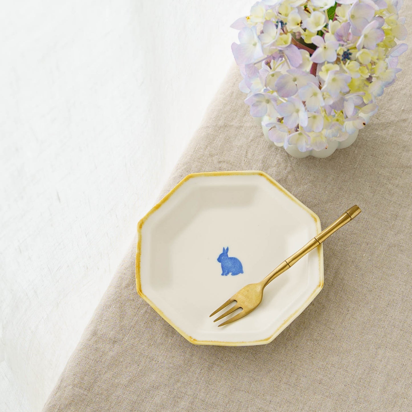 Octagonal Plate, Rabbit | Toshiyuki Haramura