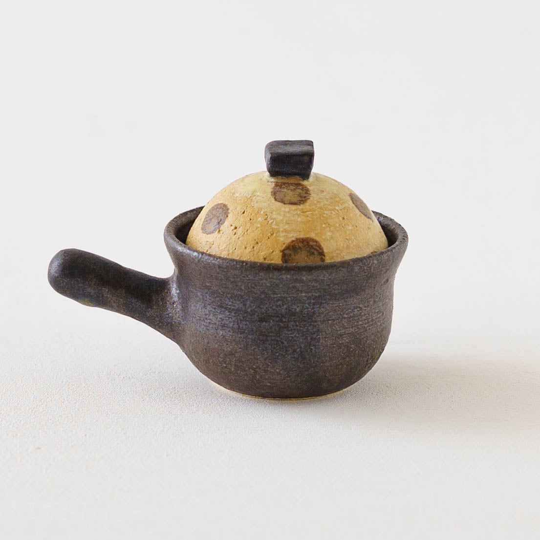 土鍋箸置き　ドット模様　薄茶 x こげ茶 x 錆色｜池本直子